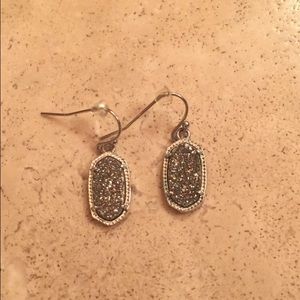WORN TWICE Kendra Scott earrings!!!